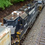 NS 5060 / GP38-2 "High-Hood" take a look from above while you can.....